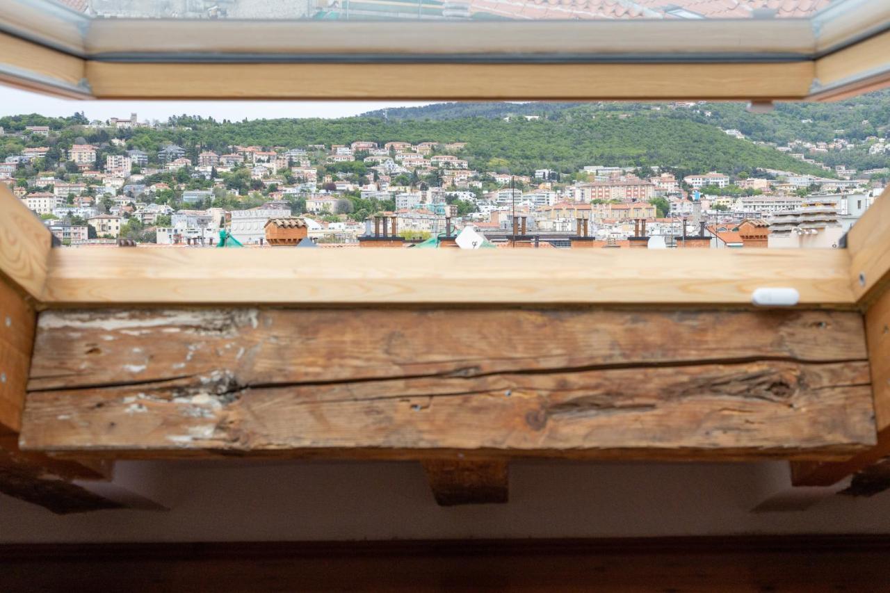 Svevo, Rustico Centrale Con Parcheggio A Трієст Екстер'єр фото